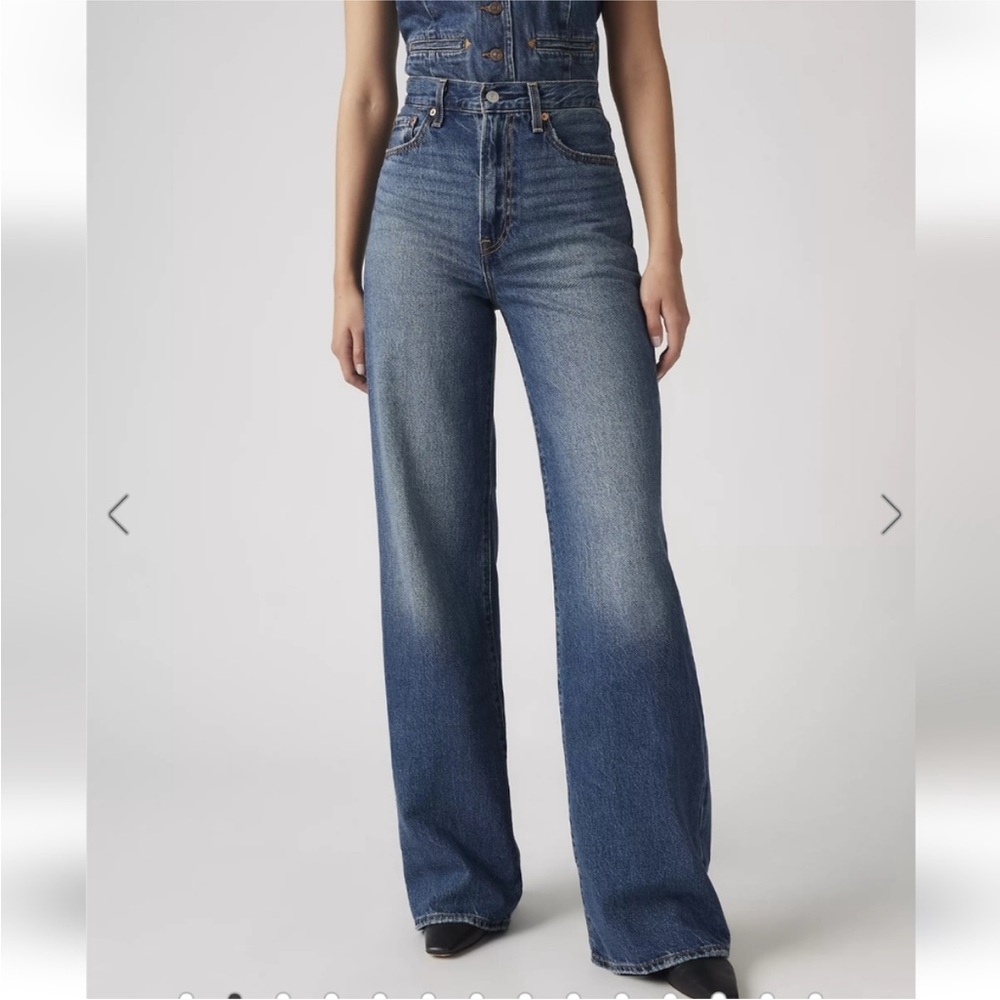 Levi’s Ribcage wide leg jeans 28 medium blue premium denim